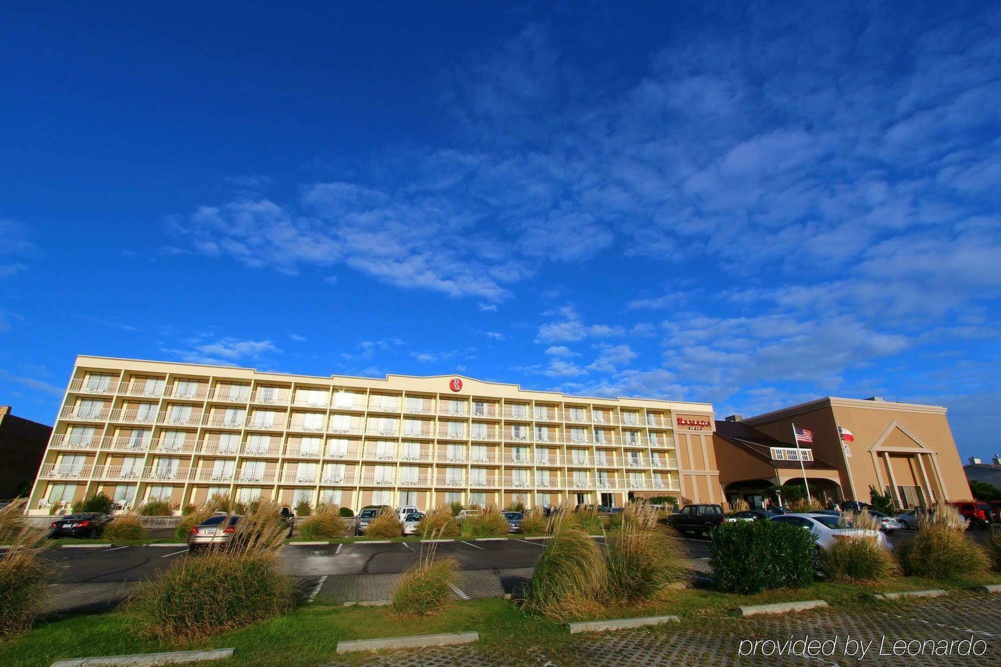 Ramada Plaza By Wyndham Nags Head Oceanfront Hotell Kill Devil Hills Exteriör bild