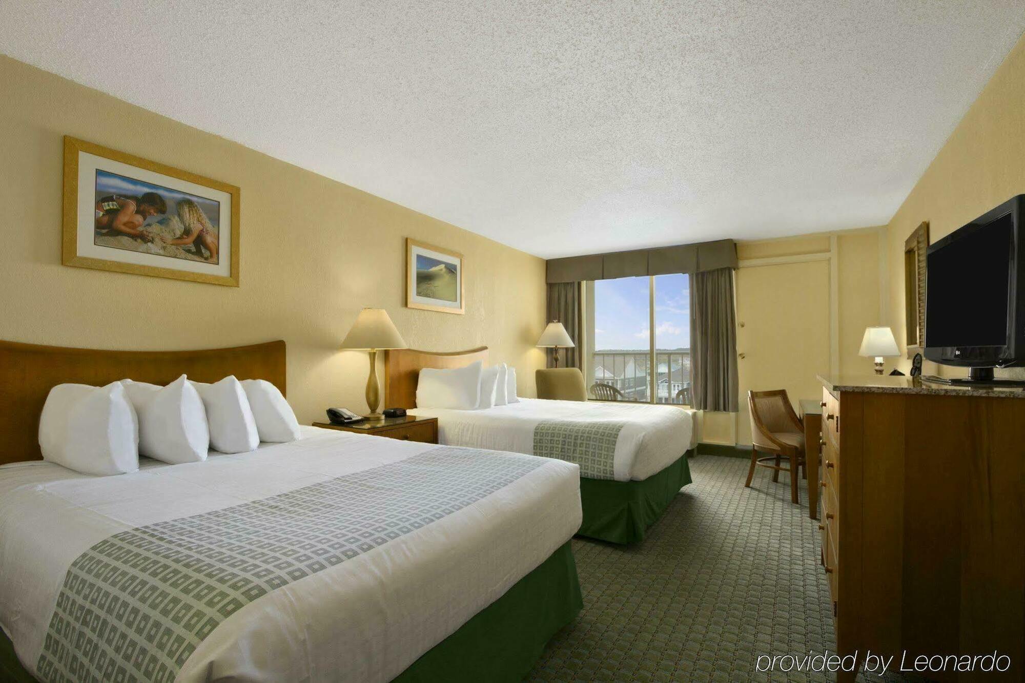 Ramada Plaza By Wyndham Nags Head Oceanfront Hotell Kill Devil Hills Exteriör bild